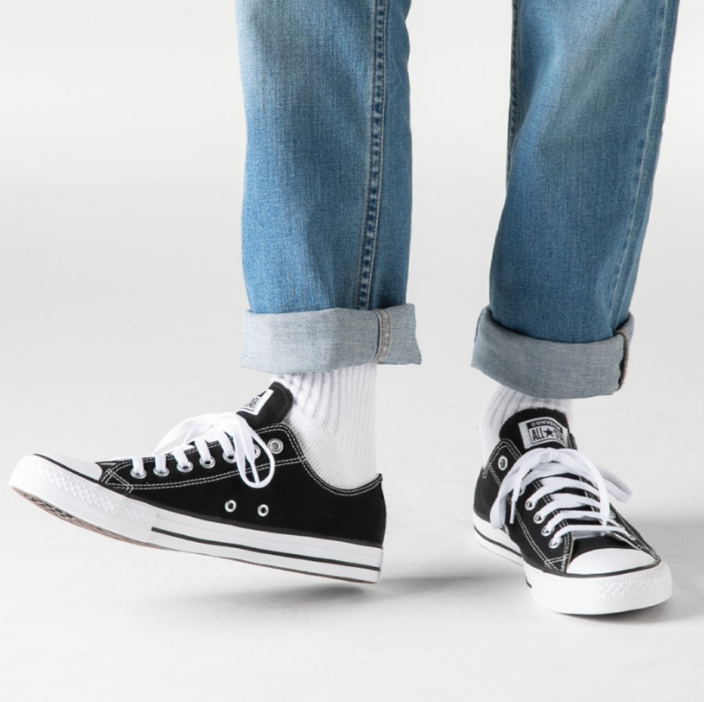 NWT CONVERSE CHUCK TAYLOR ALL STAR BLACK LOW TOPS
